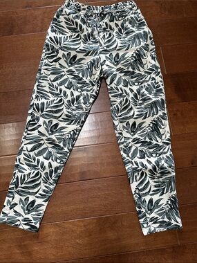 Leaf-Print Pants in Green and Off White with Pockets